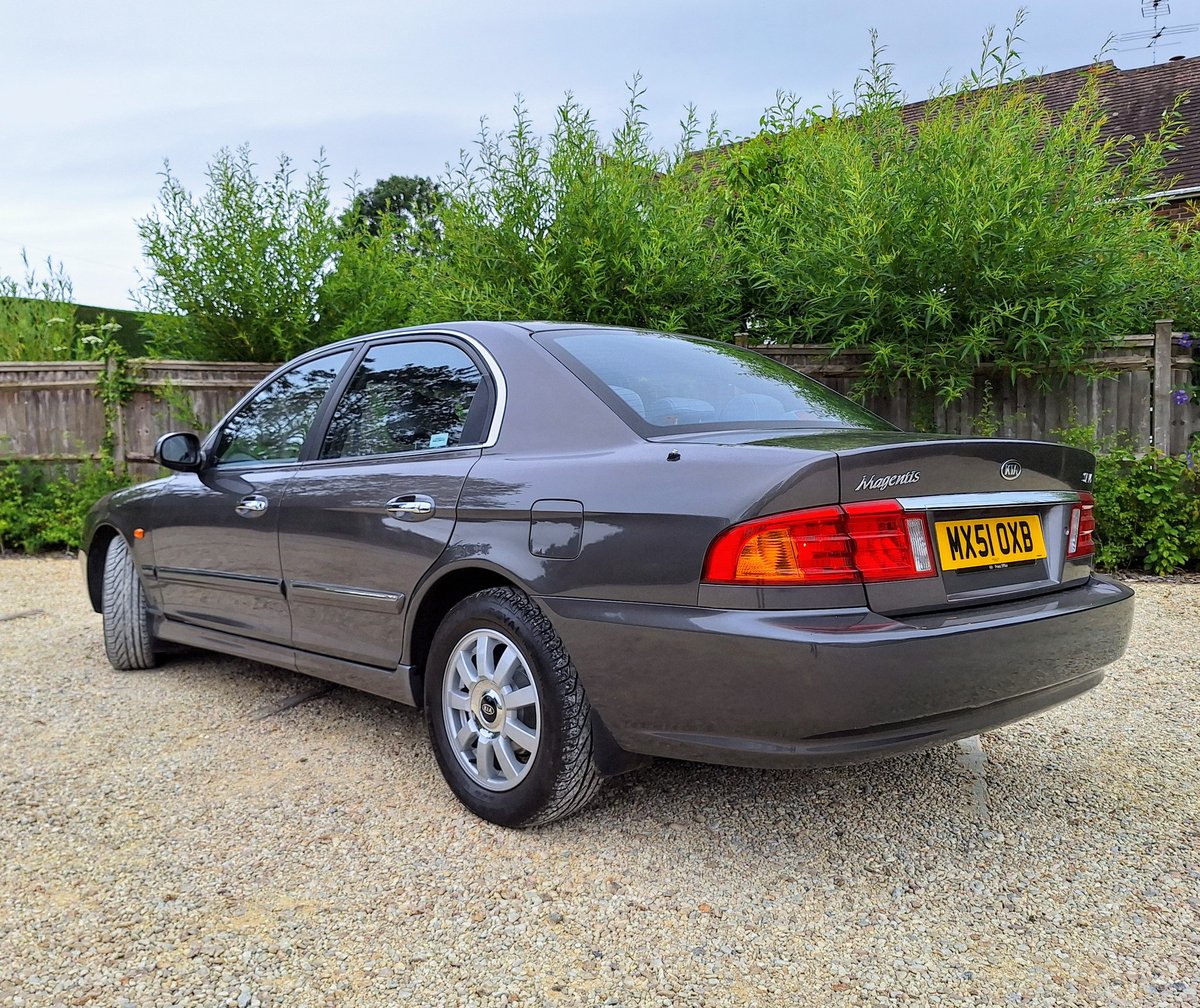 Huge thanks to #Kia for inviting us to an excellent driving day. A chance to get up to speed with the latest range, plus a few "heritage" cars, including a mint 24-year-old Magentis 2.5 V6