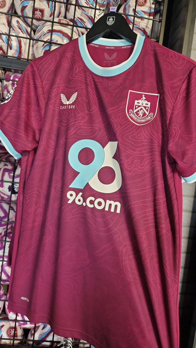 turfmoorhouse's tweet image. Looks so much better in person...

#twitterclarets