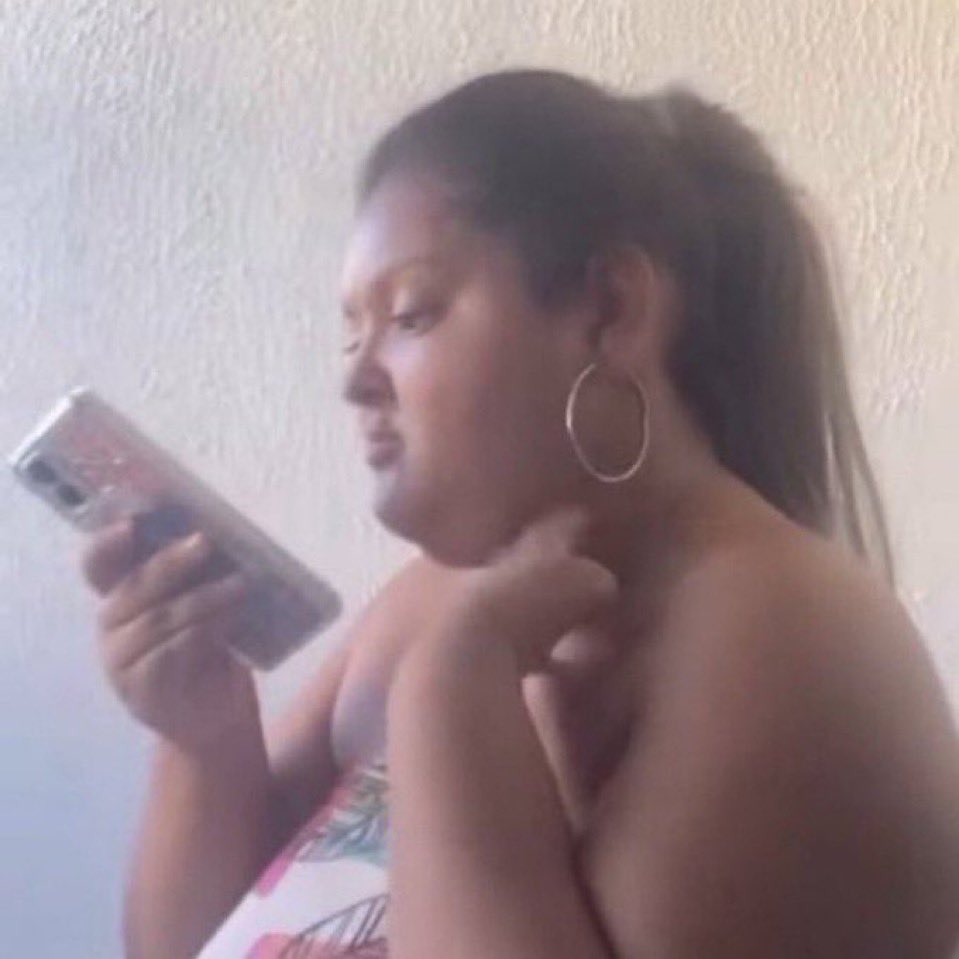 phhtxt's tweet photo. @Amantedaarca1M Gosto muito das duas, a Arca tem pontos fortíssimos, mas a forma que ela tá escolhendo brigar pode atrair ainda mais hate pra ela… Dito isso estarei bloqueando a Gracie Abrams https://t.co/0aLxNCN4HN