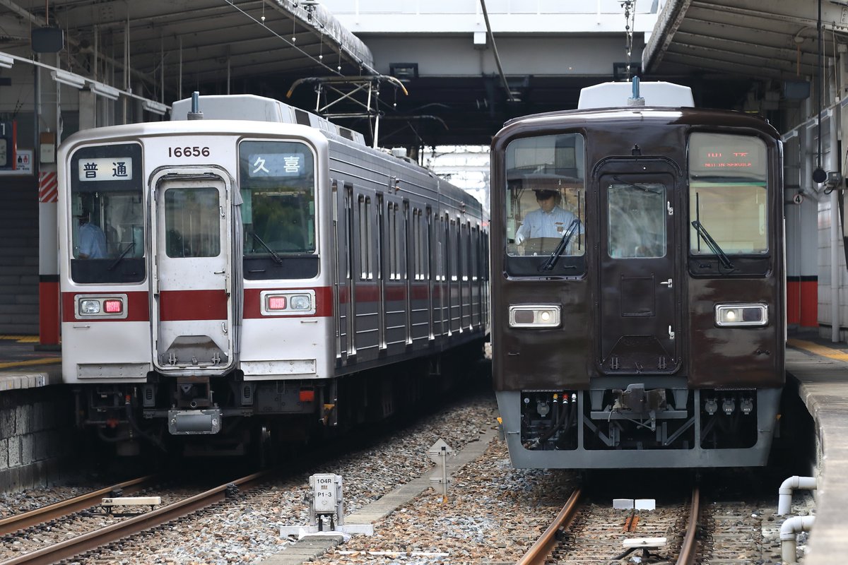 _HETAPhoto's tweet photo. 2025/7/2 8000型 81111編成 「ぶどう色1号8000型」回送・臨時貨物列車 東武線・秩父鉄道線 各所にて。 https://t.co/eJ4dr2YisB