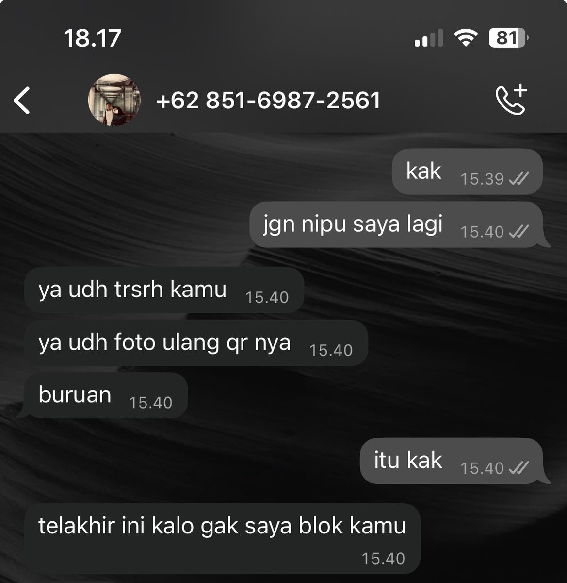 nalardya's tweet photo. GUYS PLS BE AWARE ADA PENIPU ‼️‼️‼️‼️
demi allah marah bgt niatnya mau jualan preloved tp kena tipu 
plss be aware sm orang yg mau payment qris 
nih kontaknya silakan mampir 
penarikan atas nama NOVI BUTIK‼️
#zonauang️ #penipu https://t.co/Nrzm84fSuM