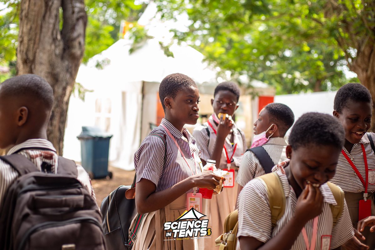 visafric1's tweet photo. Experts from our short break right after the opening ceremony π€©ππ volunteers hard at work ππΎππΎππΎ
#food #snacks #scienceintents #visatoscience #visa #stem https://t.co/yRjChYLLW6