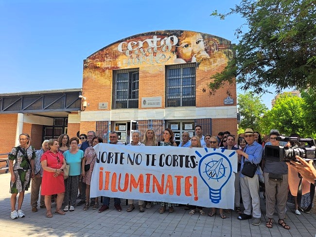 Cortes de luz que se prolongan días y ninguna respuesta: el Distrito Norte de Granada exige soluciones

Uno de los mayores problemas de la ciudad se ha cronificado y los vecinos y vecinas afectados sufren sus graves consecuencias, también en la salud👇
elindependientedegranada.es/ciudadania/cor…