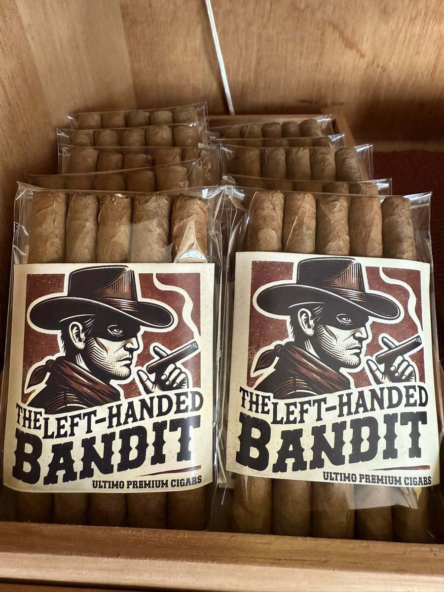 smokinsoundspod's tweet image. Episode 49 Ultimo Cigars featuring Tomas available wherever you get podcasts!! #cigar #cigars #podcast #america #AHOF #PerthTanapon #t5m3 #MundosOpuestos13 #HideAndSisEP2 #mavi #Merz #NuNew #BlueJays #canicule #Caramelo #divana #firstdatesgr #Juventus #ketikoti #fyp #trending
