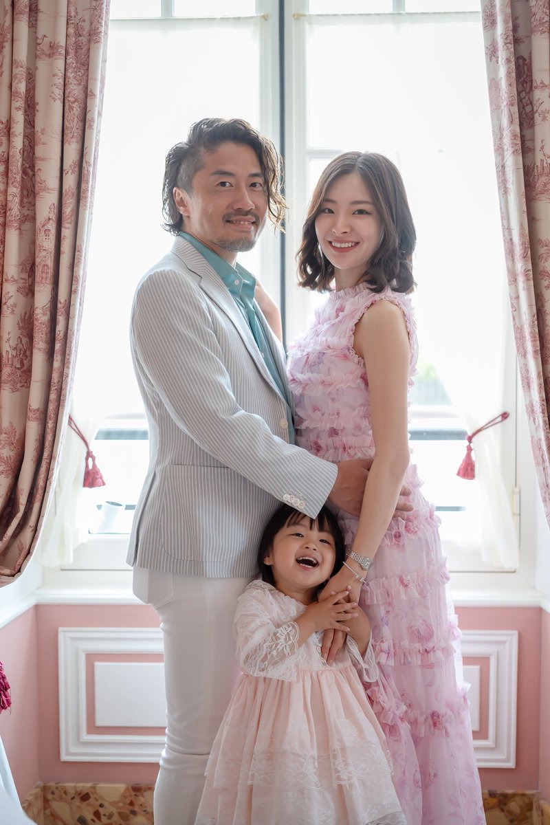 takeuchiryosuke's tweet image. 【娘3歳の誕生日に1泊100万円ヴェルサイユ宮殿に宿泊しました】

こんばんは、
『一生使えるAmazon輸入ビジネス大全』
著者の竹内亮介です。

先日に、3歳の娘の誕生日に、
フランスにある世界遺産で、
世界一華麗な宮殿と言われている
ヴェルサイユ宮殿に宿泊してきました。…