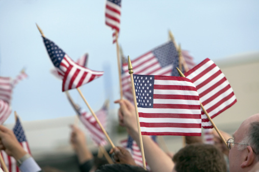 lynnbmolony's tweet image. 🎆 July is here &amp;amp; summer is in full swing! From fireworks on the 4th 🇺🇸 to National Ice Cream Day 🍦, there’s something to celebrate all month long: 🎇 Independence Day – July 4 👙 National Bikini Day – July 5 🍟 French Fry Day – July 13 #HelloJuly #4thofJuly 🇺🇸🌭🎆