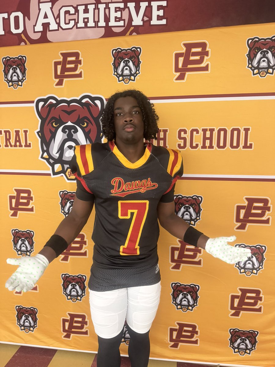 East98football's tweet photo. Congratulations, Kam Carry it well.
Forever #7. Forever a Bulldog. Forever Alec Knight.

#AK7 #EAST98 #BDO https://t.co/IDYr3Gwsax