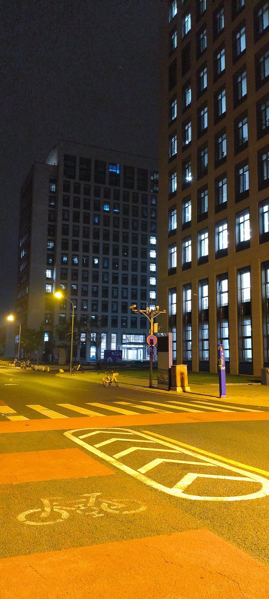 AliRamay557's tweet image. Between flowers and lamplights, Tsinghua whispered soft secrets of love. Day or night, we dreamed here simple, serene, and forever romantic.
#Tsinghua #ChinaTravel
@Tsinghua_Uni