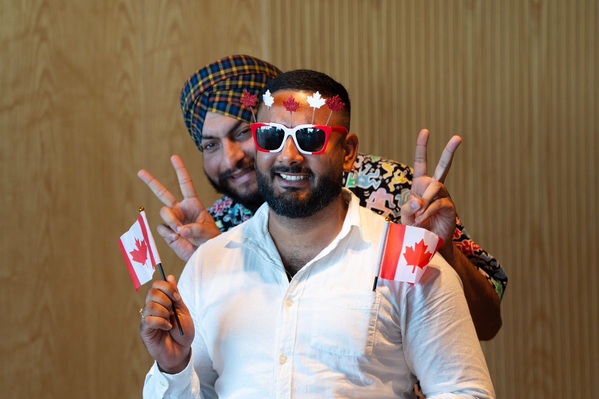CitImmCanFR's tweet photo. Hier, la ministre Diab a accueilli 49 nouveaux citoyens lors d’une cérémonie de citoyenneté spéciale à l’occasion de la fête du Canada. Félicitations à tous et bienvenue dans la famille canadienne! #MaCitoyenneté #FêteDuCanada https://t.co/cw1Qc26pQW