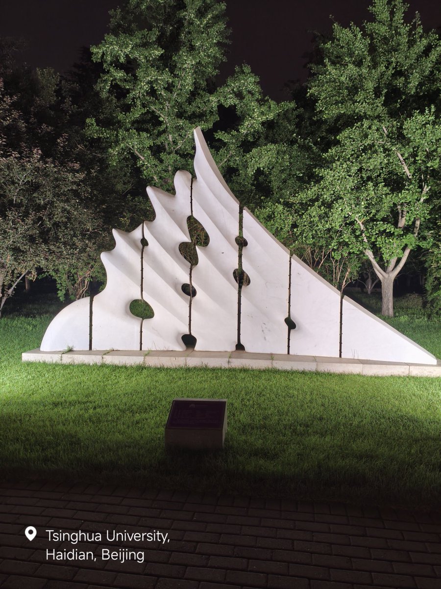 AliRamay557's tweet image. Between flowers and lamplights, Tsinghua whispered soft secrets of love. Day or night, we dreamed here simple, serene, and forever romantic.
#Tsinghua #ChinaTravel
@Tsinghua_Uni