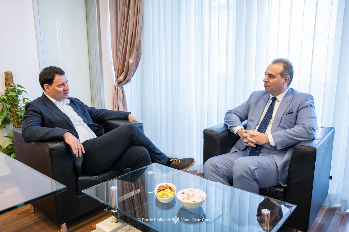 Tokom njegove oproštajne posjete 🇲🇪, zahvalio sam dragom prijatelju Anžeju Frangešu, specijalnom izaslaniku 🇸🇮 za ZB, na njegovoj posvećenosti razvoju odličnih odnosa između naših država, kao i izuzetnoj podršci 🇪🇺 putu Crne Gore.