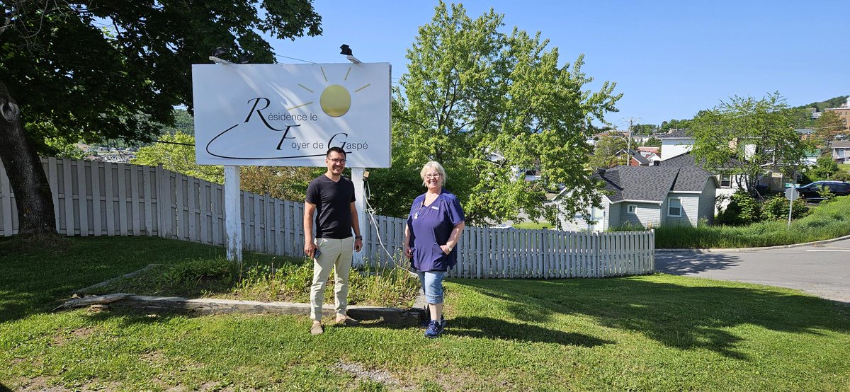 Notre conseiller aux membres Patrick Bourassa était sur la route ces dernières semaines 😊 

Il a visité la Résidence Saint-Maxime, située à Saint-Maxime-du-Mont-Louis. Une magnifique rencontre avec la Directrice générale Marie-Josée Lavoie! 

Ça fait du bien de vous voir! 🥳