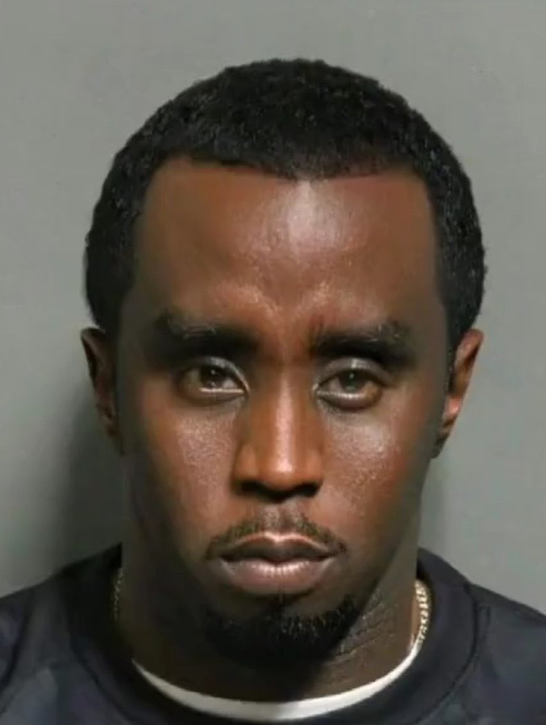 HaterReport's tweet image. The Diddy verdict: 

• Racketeering: NOT GUILTY
• S*x Trafficking of Cassie: NOT GUILTY
• Transportation to engage in pr*stitution: GUILTY
• S*x Trafficking of Jane: NOT GUILTY
• Transportation to engage in pr*stitution: GUILTY