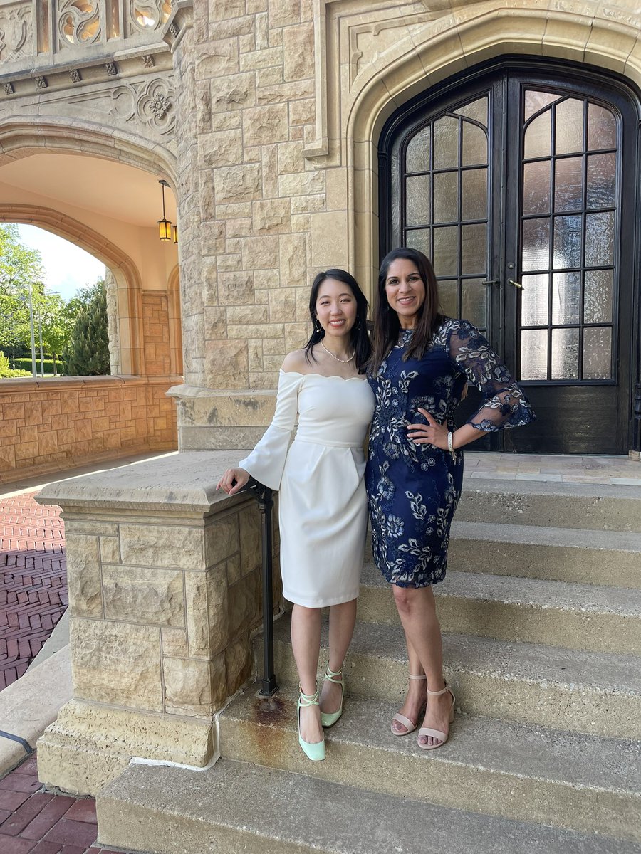 SPremji7866's tweet image. In the blink of an eye - fellowship is over! Grateful to @MayoCancerCare for 3 transformative years of excellent training and mentorship! Beyond excited to join a group I deeply admire at @SCRIOncology who has already warmly welcomed me! @mpgoetz @jonaspaludo @ErikaHamilton9