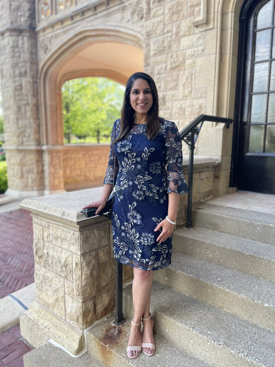 SPremji7866's tweet image. In the blink of an eye - fellowship is over! Grateful to @MayoCancerCare for 3 transformative years of excellent training and mentorship! Beyond excited to join a group I deeply admire at @SCRIOncology who has already warmly welcomed me! @mpgoetz @jonaspaludo @ErikaHamilton9
