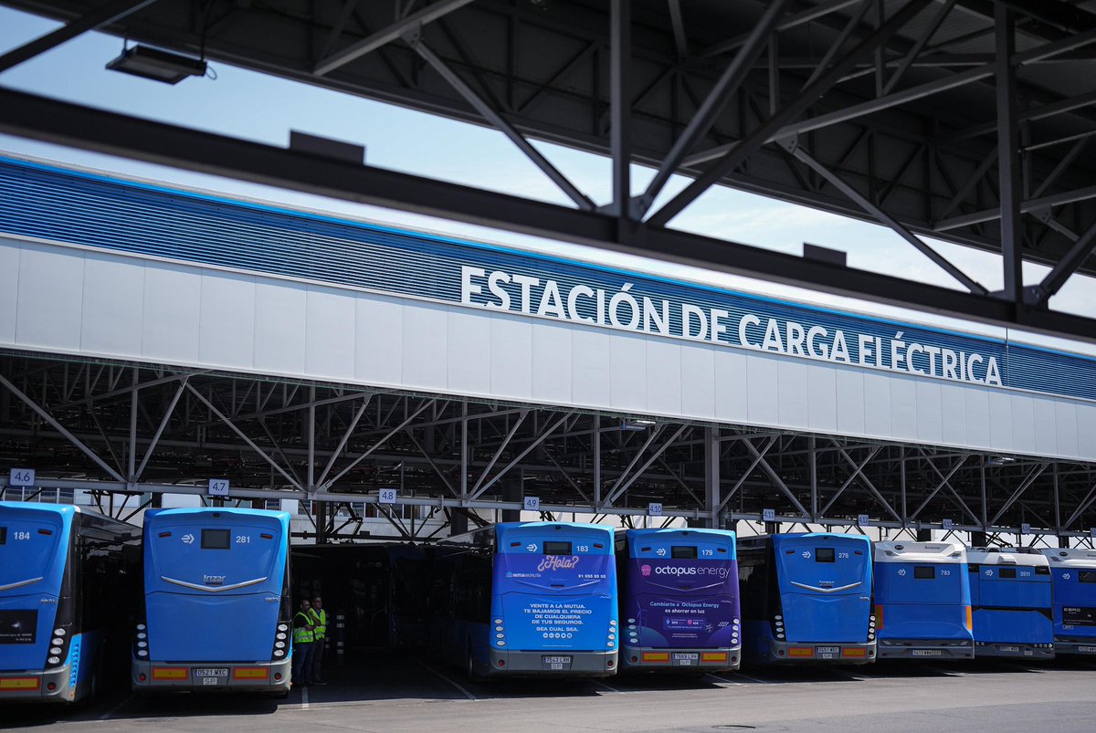 AlmeidaPP_'s tweet image. Madrid alcanza una flota de 450 autobuses eléctricos y 45 líneas totalmente electrificadas.

Trabajamos para convertirnos en la única capital europea con una flota íntegramente limpia, proporcionando las mejores condiciones de movilidad y calidad del aire.
