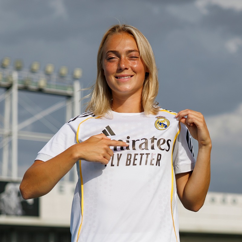 realmadridfem's tweet photo. Comunicado Oficial: Hanna Bennison.
#RealMadrid | #WelcomeBennison