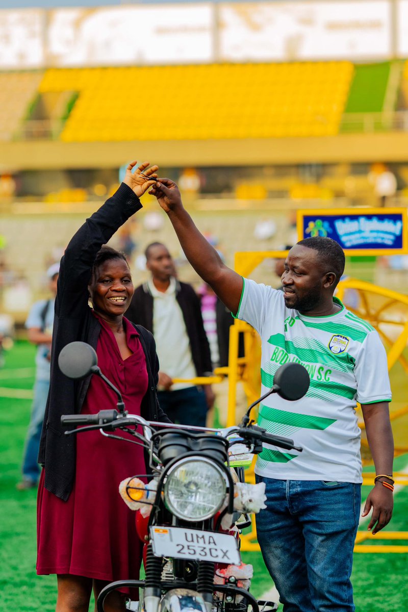 tbonnita's tweet photo. She came with a ticket…
She left on her knees in gratitude 🙌🏽
@UnionAppUg’s giveaway wasn’t just generous; it was transformational.
These are the kind of wins that fuel families and power dreams.
#UnionOwnership #WinABoda #BodaMatchDay https://t.co/bDZPtxObUu