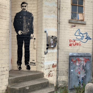 _markstewart's tweet image. Incredible life size stencil of Mark has appeared, created by artist @stewysstencils in Bristol harbourside where @ThePopGroup rehearsed back in 2019 some feet away from where the picture of Mark was taken against the #banksy! ❤️❤️❤️
@MuteUK @ThePopGroup @HBHomeless…