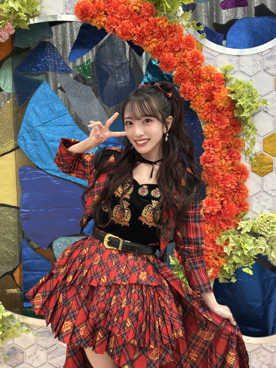mionnn_48's tweet photo. 20周年SPメドレーいかがでしたか🎪❤️
生演奏でたっぷり6曲、しかも全員違う赤チェック衣装を着て披露させて頂きました🎤
楽しすぎたしみんな可愛すぎィ！
#FNS歌謡祭夏 #AKB48_FNS20周年SPメドレー https://t.co/DPICXMDxut