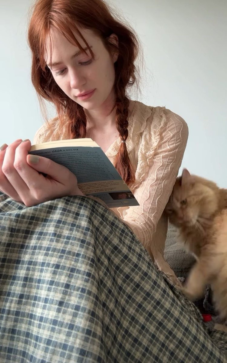 Я все же решила уехать из города на пару дней, мне надо отдохнуть. Последние пару дней были тяжелыми, я просто хочу спрятаться от мира. Побыть со своими мыслями наедине