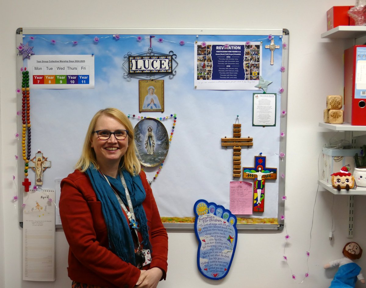 ASCHC_COLLEGE's tweet image. Our transition students spent time with Our Lay Chaplain creating freeze frames based on Catholic Social Teaching learning how important it is to care for each other and all of God's creation.