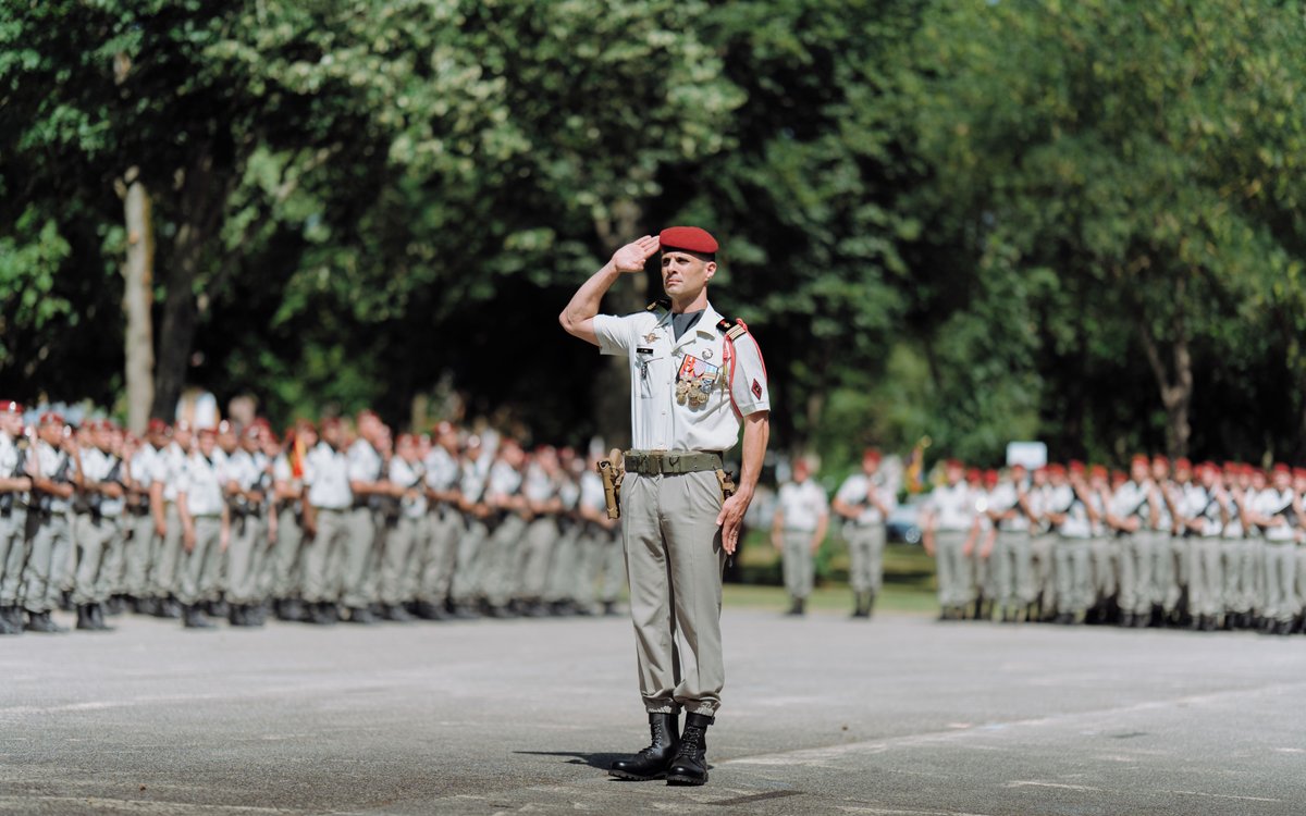 17eRGP's tweet image. #PASSCOM du #17RGP

➡️Après 2⃣ ans à la tête des sapeurs-parachutistes, le colonel Daniel ZENI a transmis avec émotion le commandement du régiment au colonel Jérémy AKIL à l’occasion d’une cérémonie présidée par le général Frédéric Danigo, commandant la @11eBP.