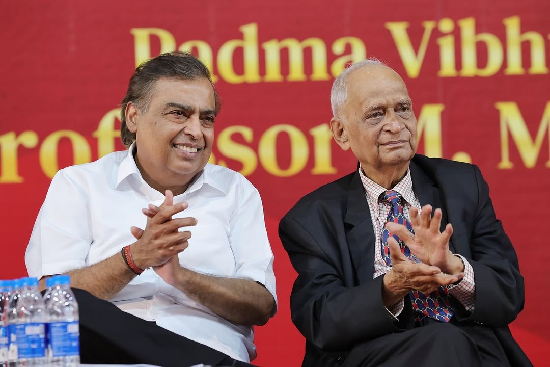 BagweShivanand's tweet photo. Honoured to co-lead the grand launch of Divine Scientist — the biography of Padma Vibhushan Prof. M. M. Sharma, held at ICT Mumbai on 6th June 2025.
A proud tribute to a legendary scientist and mentor.
#DivineScientist #MMSharma #ICTMumbai #IndianScience #MukeshAmbani https://t.co/02XHs3jarw
