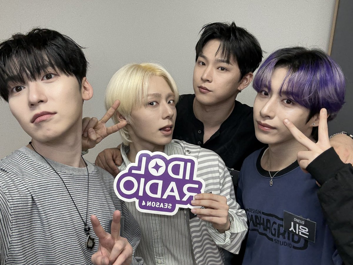 idolradiokorea's tweet photo. 잠시 후 9시, 아이돌 라디오4 #ep135_원어스(DJ 선우) 스트리밍 방송이 시작됩니다

📲 MBC RADIO 공식 Youtube 채널에서 라이브 스트리밍
https://t.co/UAFNyZtQSQ

@THEBOYZ_officl
@official_ONEUS

#MBC #IDOLRADIO #아이돌라디오 #THEBOYZ #더보이즈 #선우 #원어스 #ONEUS https://t.co/JYW6L1MLNb