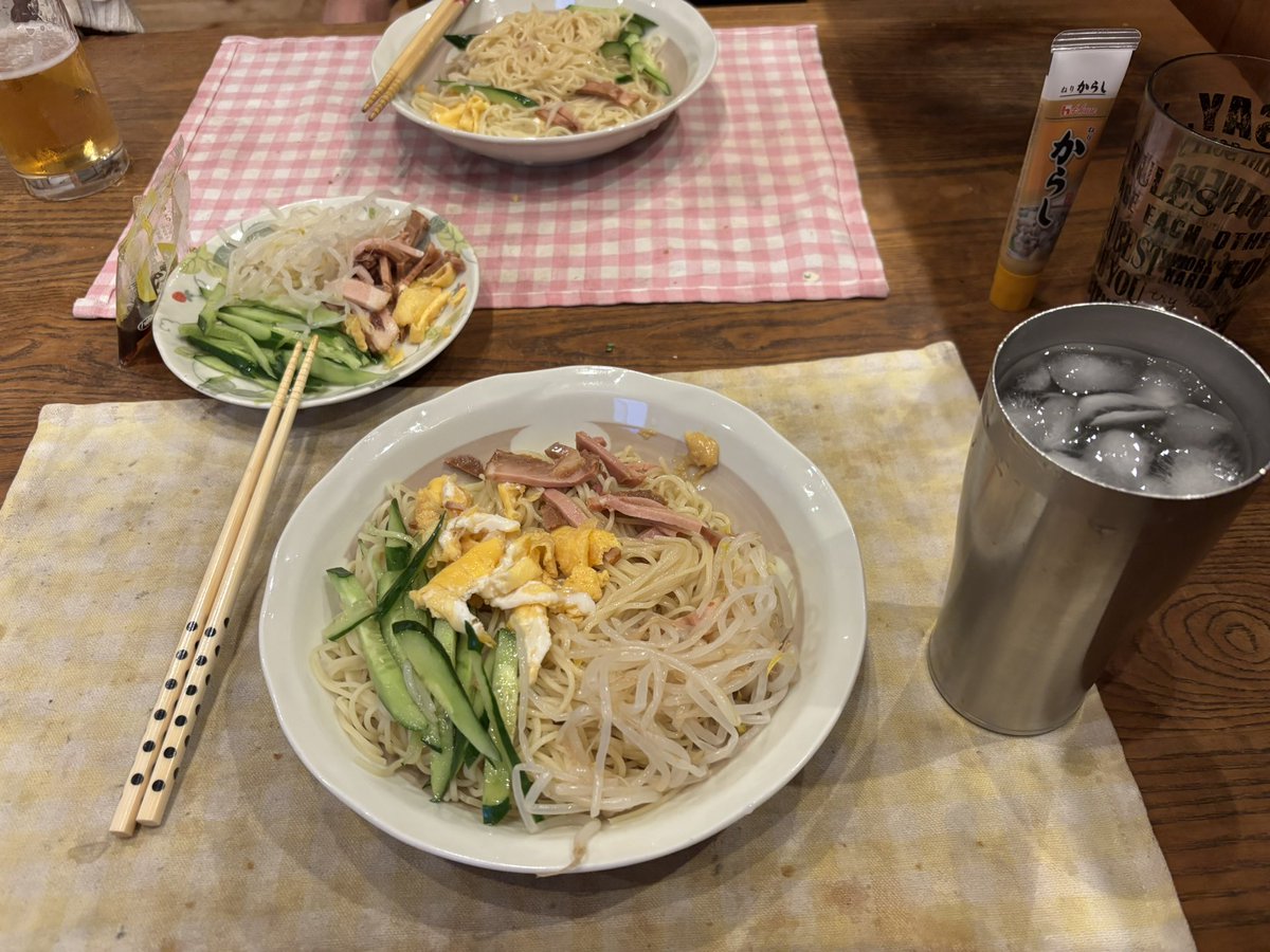 今日もクソ暑かったです🥵WBGT値30.5気温37.2度の中作業しました😅からの帰宅してからの、ゆずちゃんお出迎えです🐶そして夕方散歩徘徊してからの🐕晩酌タイムです🍺今日は冷やし中華はじめました😋