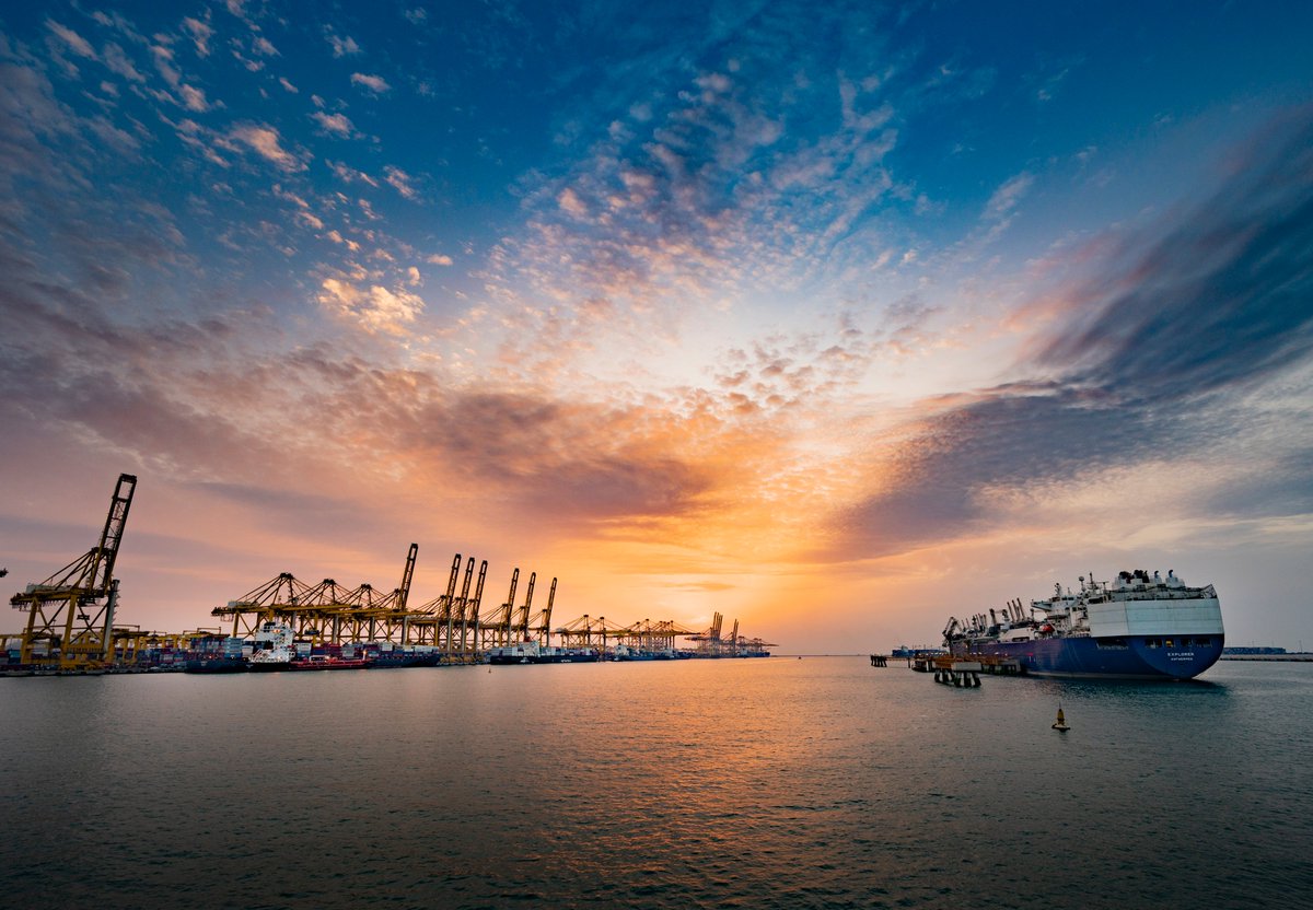 Sultan Ahmed Bin Sulayem (@ssulayem) on Twitter photo Jafza (<a href="/jafzadubai/">Jebel Ali Free Zone</a>) began with just 19 companies. Today, over 11,000 businesses from 157+ countries operate here. It’s a proven model, and we are now applying it globally to unlock new trade corridors. In my latest blog, I reflect on this journey and how it’s shaping the future Jafza (<a href="/jafzadubai/">Jebel Ali Free Zone</a>) began with just 19 companies. Today, over 11,000 businesses from 157+ countries operate here. It’s a proven model, and we are now applying it globally to unlock new trade corridors. In my latest blog, I reflect on this journey and how it’s shaping the future