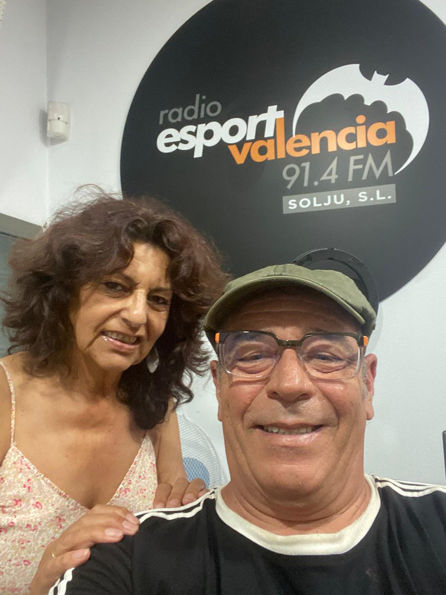 Isabel Daudén (@isabeldauden) on Twitter photo Voro, líder y #cantante del marchoso grupo #Lagolferia <a href="/LaGolferia/">la golferia</a> visitó los estudios de <a href="/Radioesport914/">Radio Esport Valencia 91.4</a>. El #11julio actúa en las #fiestas de #Teruel <a href="/LaVaquilla/">Fiestas de Teruel</a>, a las 20 h. en la peña #labotera Voro, líder y #cantante del marchoso grupo #Lagolferia <a href="/LaGolferia/">la golferia</a> visitó los estudios de <a href="/Radioesport914/">Radio Esport Valencia 91.4</a>. El #11julio actúa en las #fiestas de #Teruel <a href="/LaVaquilla/">Fiestas de Teruel</a>, a las 20 h. en la peña #labotera