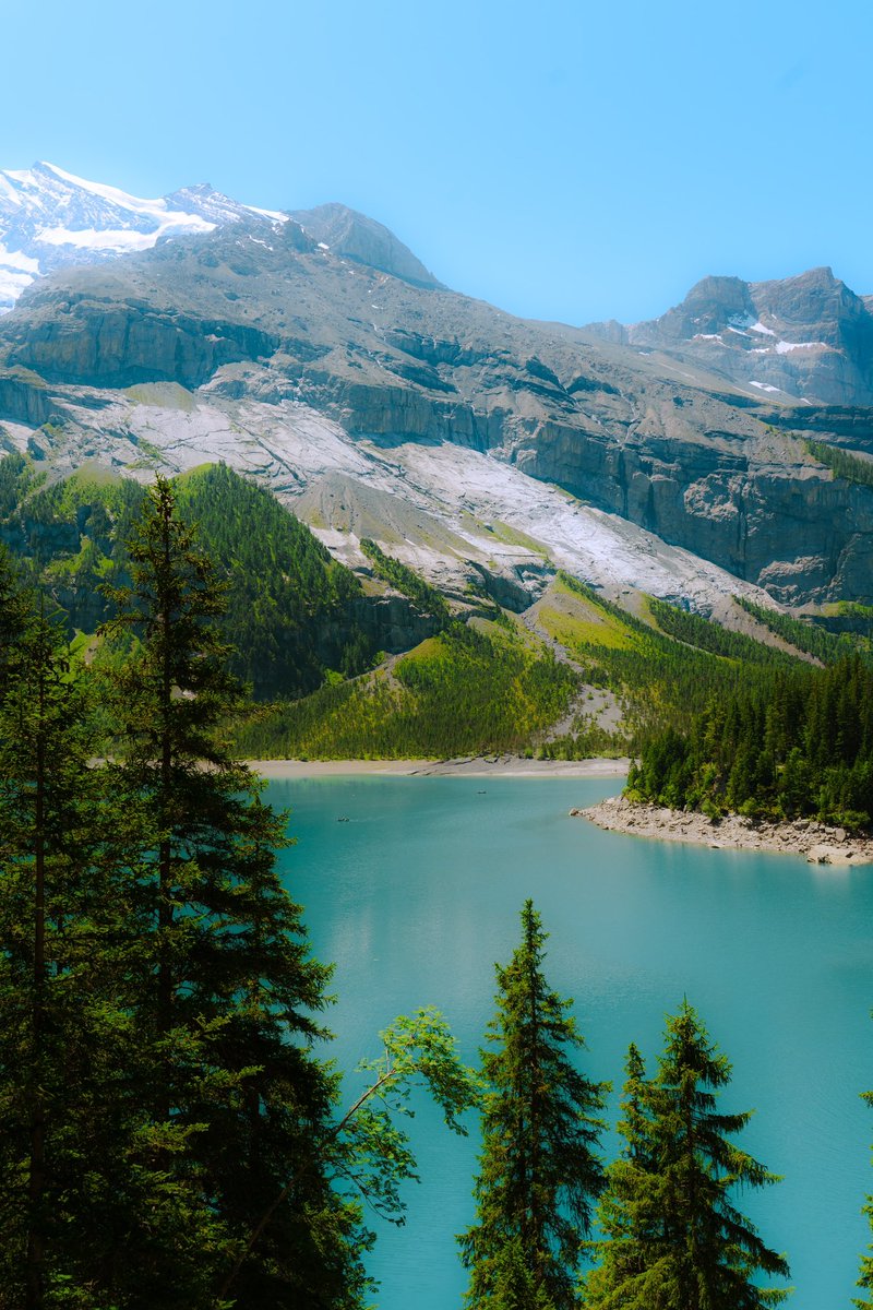 samhasthevision's tweet photo. C’est le plus beau lac que j’aie vu de ma vie https://t.co/bd2qdVnheI