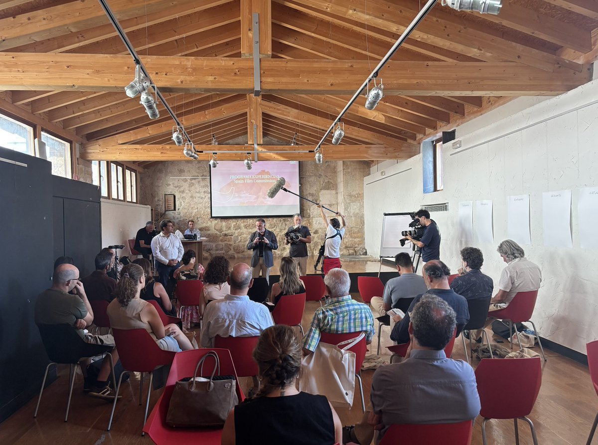 SpainFilm's tweet photo. Hoy celebramos el primer taller del proyecto de #turismodepantalla dentro del #ProgramaExperiencias del Ministerio de Industria y Turismo - Secretaría de Estado de Turismo (SETUR) ¡Arrancamos en Burgos! @burgos_film https://t.co/nhBymRKr7U