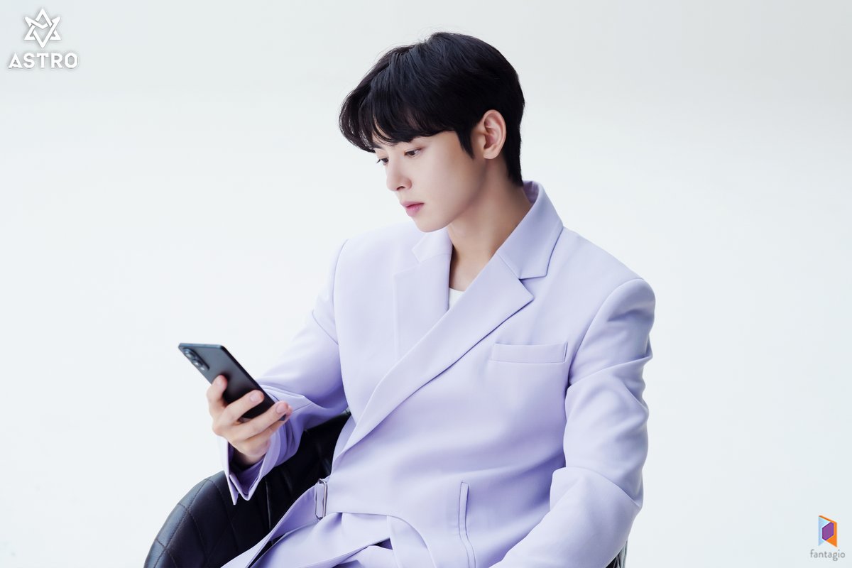 CHAEUNWOO_offcl's tweet photo. [#차은우][비하인드컷] LG유플러스 익시오 촬영 현장

#아스트로 #ASTRO #CHAEUNWOO
#LG유플러스 #유플러스 https://t.co/hT4E0S75yl