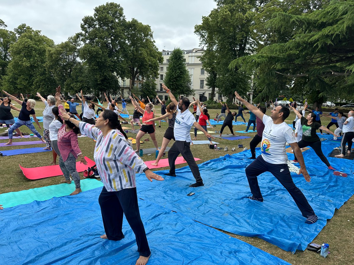 Communities in Leamington Spa came together to celebrate yoga, embracing the universal message of #YogaForOneEarthOneHealth. A powerful display of unity and well-being in the #Midlands  
#IDY2025
#YogaForOneEarthOneHealth
#YogaDay2025
#YogaForAll
#YogaMahotsav