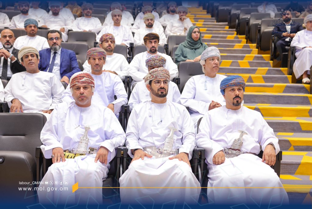 Labour_OMAN's tweet photo. نظمت جمعية الصناعيين العمانية @OMFA_Oman بالتعاون مع #وزارة_العمل حفل تكريم الخبراء الذين أسهموا في إعداد وتطوير ثماني حزم من المعايير المهنية الوطنية تحت رعاية سعادة السيد سالم البوسعيدي وكيل الوزارة لتنمية الموارد البشرية، في خطوة نوعية تهدف إلى مواءمة المهارات https://t.co/IxQyweEpZJ