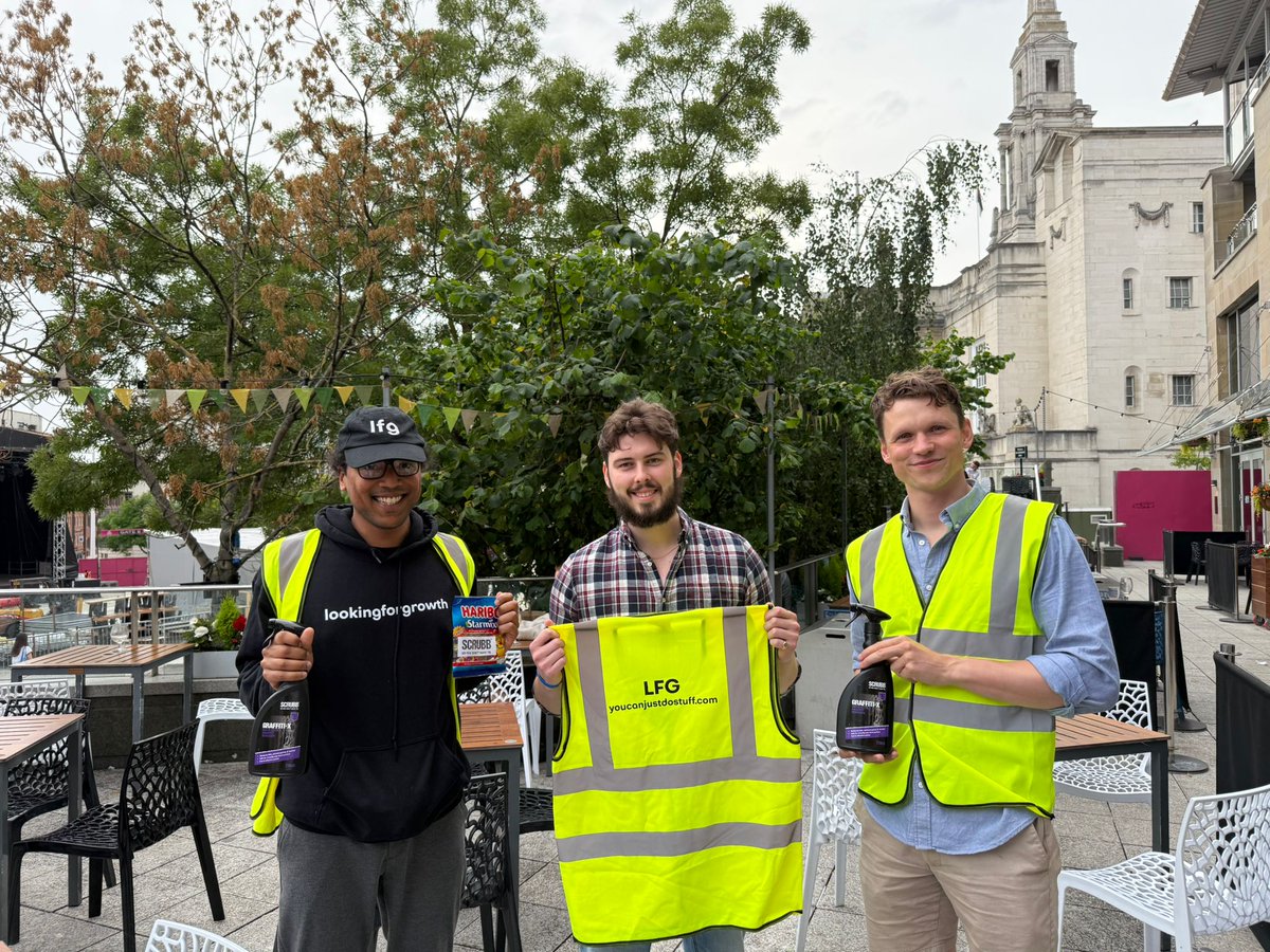 Great LFG Leeds #3 third monthly meetup for Leeds LFG <a href="/LFG_Leeds/">LFG Leeds Chapter</a> featuring <a href="/Edmond_DW/">Edmond D-W</a> , <a href="/GeartyGeorge/">George Gearty</a> and <a href="/PickupAlistair/">Al</a> !

Cleaning up graffiti near you. Formal Launch date soon to be confirmed and announced! #lookingforgrowth #eyupletsgo