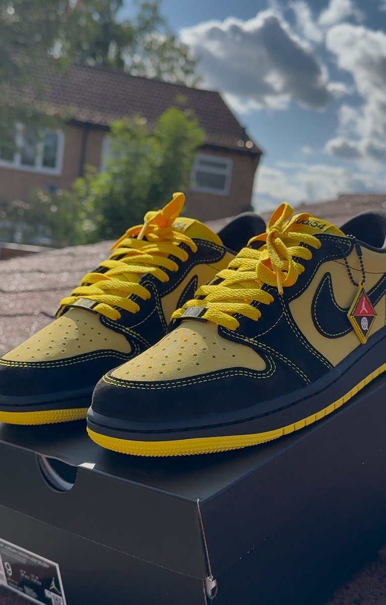 MalumeRichie's tweet image. I buy sneakers faster than I wear them😮‍💨🤌🏾🤌🏾🤌🏾