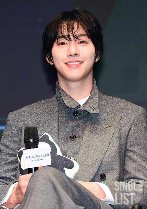 [포토] 안효섭 '떨리는 첫 주연 영화'

#전지적독자시점 #영화전지적독자시점 
#김병우감독 
#안효섭 #전지적독자시점_안효섭 #AHHYOSEOP 
#이민호 #LEEMINHO #전지적독자시점_이민호 
#안효섭X이민호 #이민호X안효섭 
#신승호 #나나 #지수 #권은성 #채수빈 
⬇관련기사⬇
slist.kr/news/articleVi…