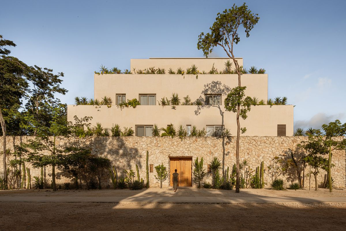 Architizer's tweet photo. #ProjectOfTheDay: Hacienda Wabi by RA! Arquitectos

With overgrown terraces and staggered forms, the project embraces the ruin aesthetics rooted in the area's historic architecture.

📍Tulum, Mexico #ArchitizerAwards
Details: https://t.co/kZeREin77R https://t.co/61L4jDHFnA
