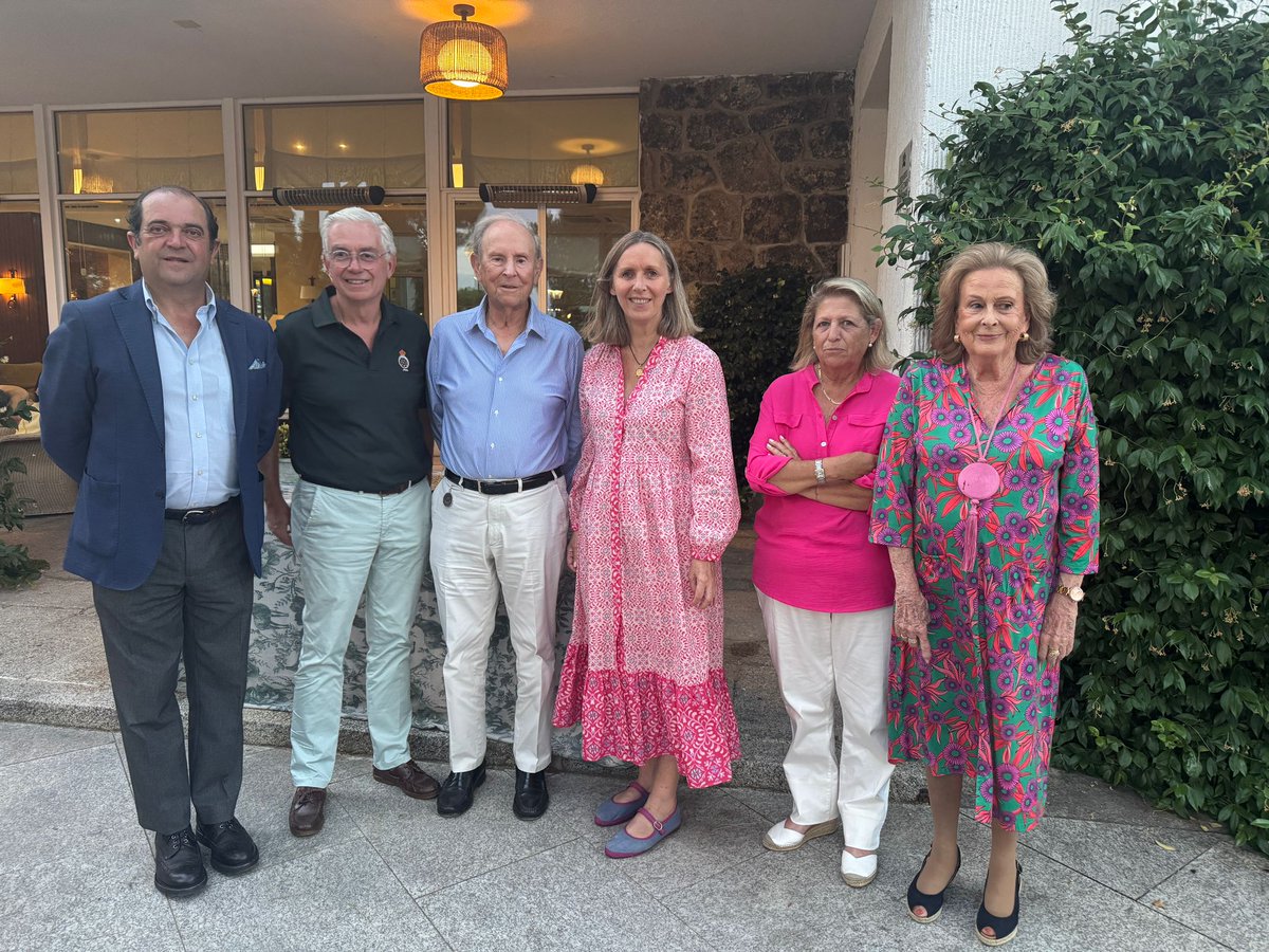 🃏 ¡Gran éxito del Torneo de Bridge de Verano del Club con 100 participantes!

🥇 Enhorabuena a los campeones: Ana Puy Fernández y Carlos Rodulfo Lavilla.

ℹ️ ccvm.es/noticias/gran-…

#Bridge #SomosRCCVM #RCCVM