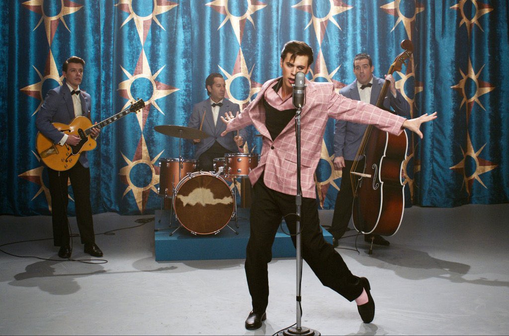 salteditions's tweet image. #PerfectFrame | Elvis (Baz Luhrmann, 2022)

Oggi rock 🎸 perché sì!

Tutti i #mercoledì pubblichiamo un frame particolarmente significativo per il #cinema e per noi.

#film 
#elvis 
#rockstar