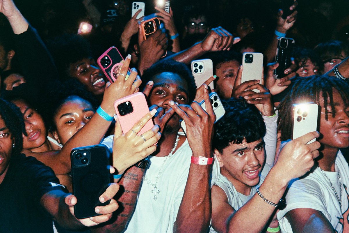 1Millennia's tweet photo. Glokk40spaz shot by Manny Boadi at Bethesda Theatre https://t.co/Rk1zQVUOZu
