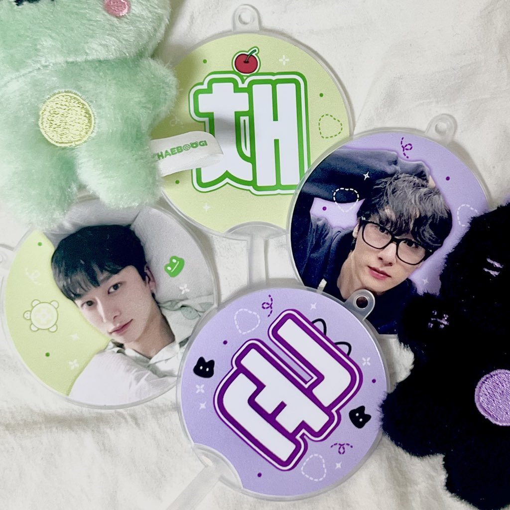 🌟2025 𝑴𝑶𝑵𝑺𝑻𝑨 𝑿 𝑪𝑶𝑵𝑵𝑬𝑪𝑻 𝑿🌟
몬스타엑스 콘서트 나눔

미니미한 부채 키링 나눔합니다 💚

- 7/19 토요일 중콘
- 채 10개 + 균 10개 _ 총 20개

워낙 소량이라 rt 확인 후 나눔 하겠습니다! 
자세한 시간이랑 장소는 당일 타래로 공지하겠습니다