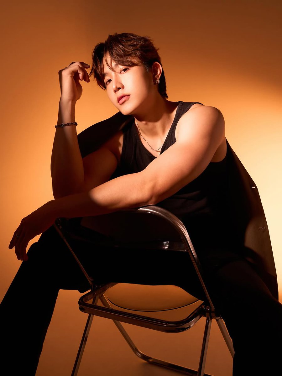 2JKhun_Italia's tweet photo. 💗 2j.khunchalach's IG post update (3/5)
🗓 02.07.2025
"I don't chase vibes, I create them.
holoface_studio.th"
🎶 Jackson Wang - GBAD
#2jkhunchalach #2JLionPink
#ฝูงสิงโตของ2J @2Jkhunchalach
#HOLOFACE #HOLOFACEThailand #EMSPHERE
#EMDISTRICT https://t.co/816sBxjcYr