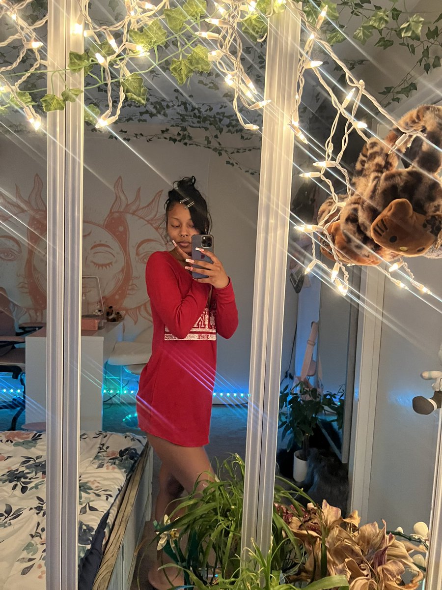 laybae2x's tweet image. sexy leo girl, look just like a feline