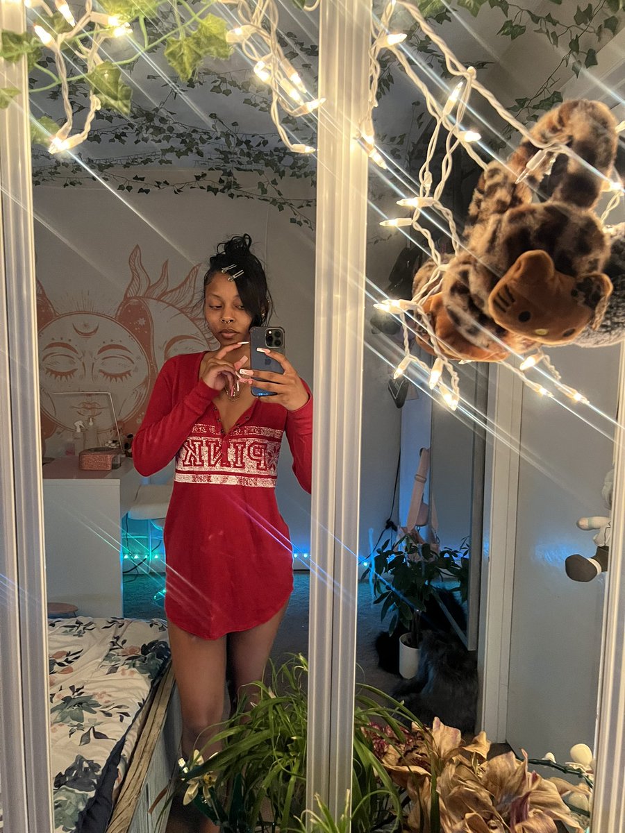 laybae2x's tweet image. sexy leo girl, look just like a feline