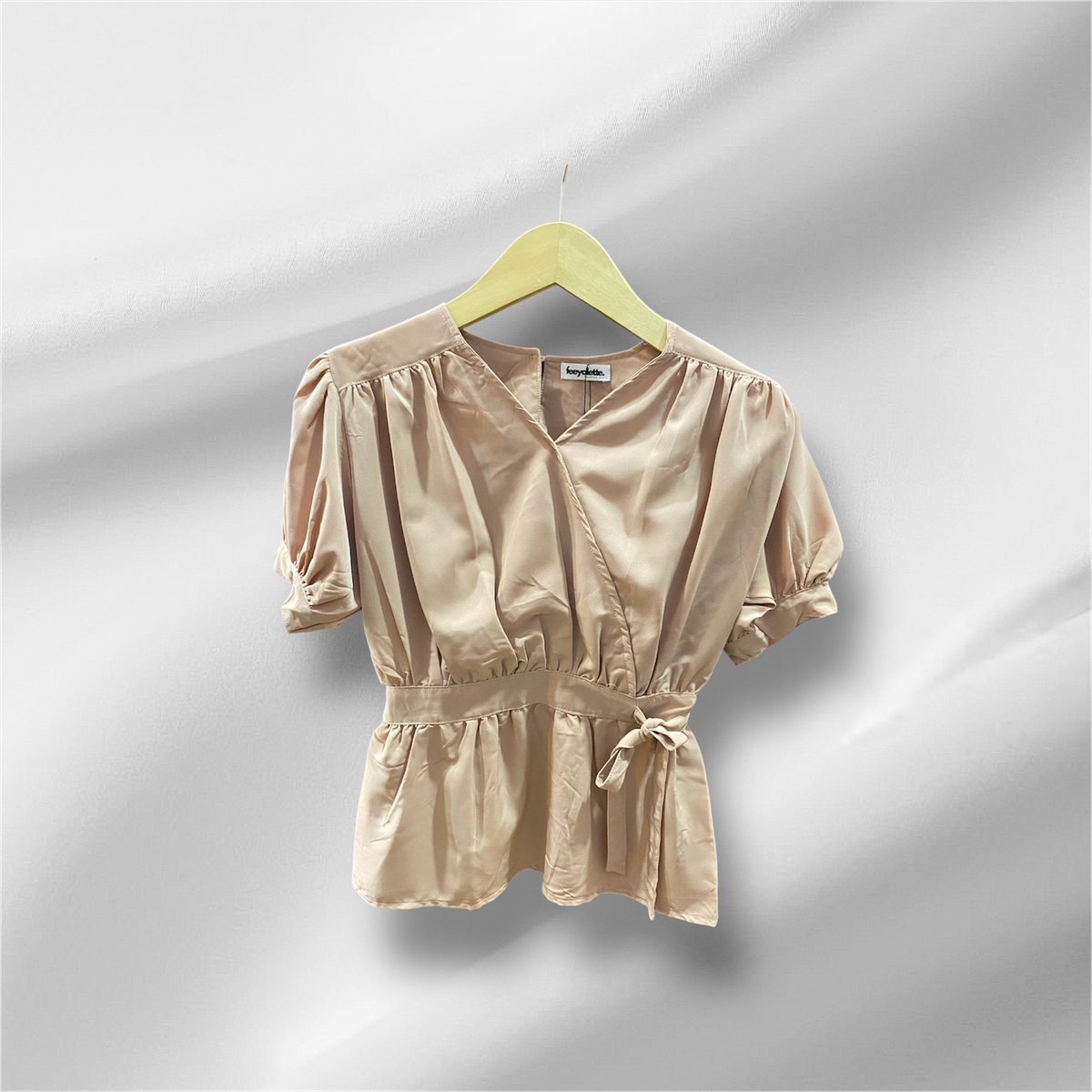 FeeyoLette's tweet photo. 🎀 ALLETA Blouse
LD 98 | PJ 60
Atasan wanita pita woven silk yang kekinian abieezz 🤩

- all items new &amp; good condition love l
🚫 BUKAN THRIFT 🚫 

#atasanwanita #blouse #kemeja #wts #sale #cantik #zonajajan #zonauang #Sidoarjo https://t.co/zET5vJs8l1