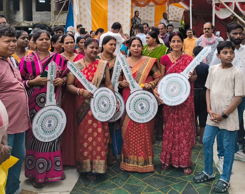 नगरीय प्रशासन निदेशालय, झारखंड (@jharkhanddma) on Twitter photo Today, Griha Pravesh of 120 houses of the Kashidih Affordable Housing Project under <a href="/PMAYUrban/">Housing For All</a> was done by Adityapur Municipal Corporation, @Jharkhand in the presence of Honorable M.P. Smt. Joba Manjhi, <a href="/DCseraikella/">DC Seraikela-Kharsawan</a>, AMC Adityapur and DMA Team. <a href="/MoHUA_India/">Ministry of Housing and Urban Affairs</a> <a href="/JharkhandCMO/">Office of Chief Minister, Jharkhand</a> Today, Griha Pravesh of 120 houses of the Kashidih Affordable Housing Project under <a href="/PMAYUrban/">Housing For All</a> was done by Adityapur Municipal Corporation, @Jharkhand in the presence of Honorable M.P. Smt. Joba Manjhi, <a href="/DCseraikella/">DC Seraikela-Kharsawan</a>, AMC Adityapur and DMA Team. <a href="/MoHUA_India/">Ministry of Housing and Urban Affairs</a> <a href="/JharkhandCMO/">Office of Chief Minister, Jharkhand</a>